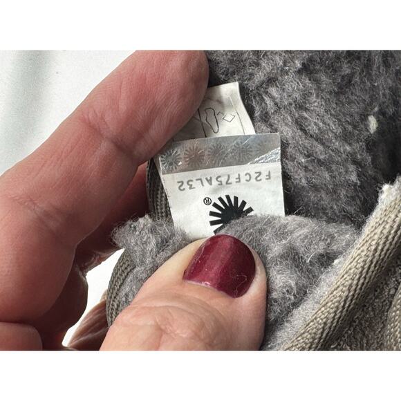 UGG NEUMEL CHARCOAL Grey Women’s Suede Low Chukka Boots Laces Size 6 - Picture 6 of 10